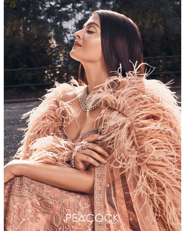 Aishwarya Rai Bachchan Lehenga Set With Feather Set