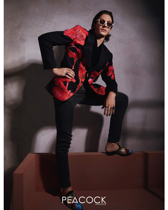 Urban Sartorialist Black And Red Blazer
