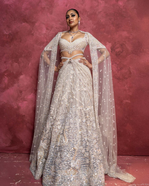Mirabelle Ivory Lehenga Set Replete With Swans-in-a-pond Motifs