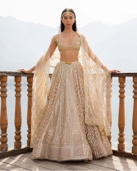 South Indian Bridal Lehenga Choli Designs for Engagement |South Indian  Bridal Look with Lehenga 2022 - YouTube