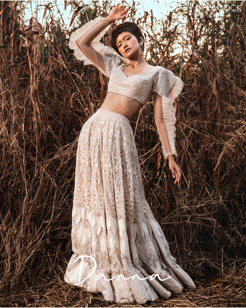Buy Now Danna Pale peach intricately Lehenga Set - Falguni Shane Peacock