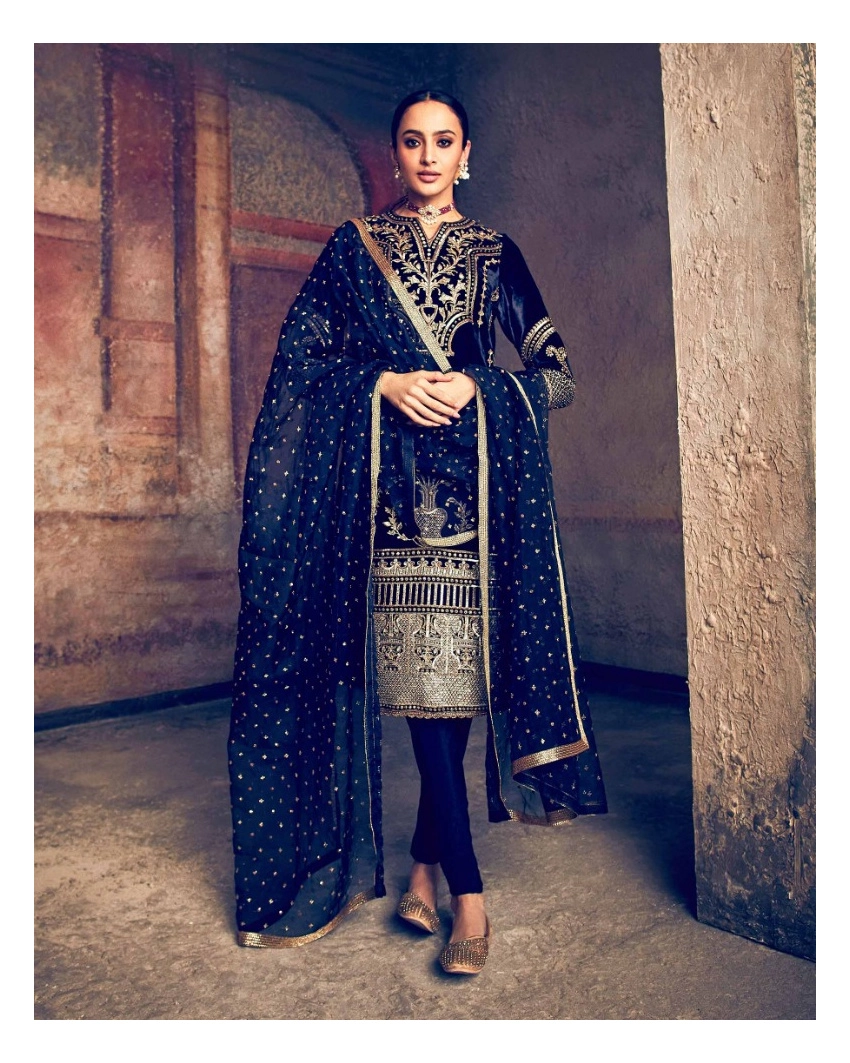 Caara Kurta Set