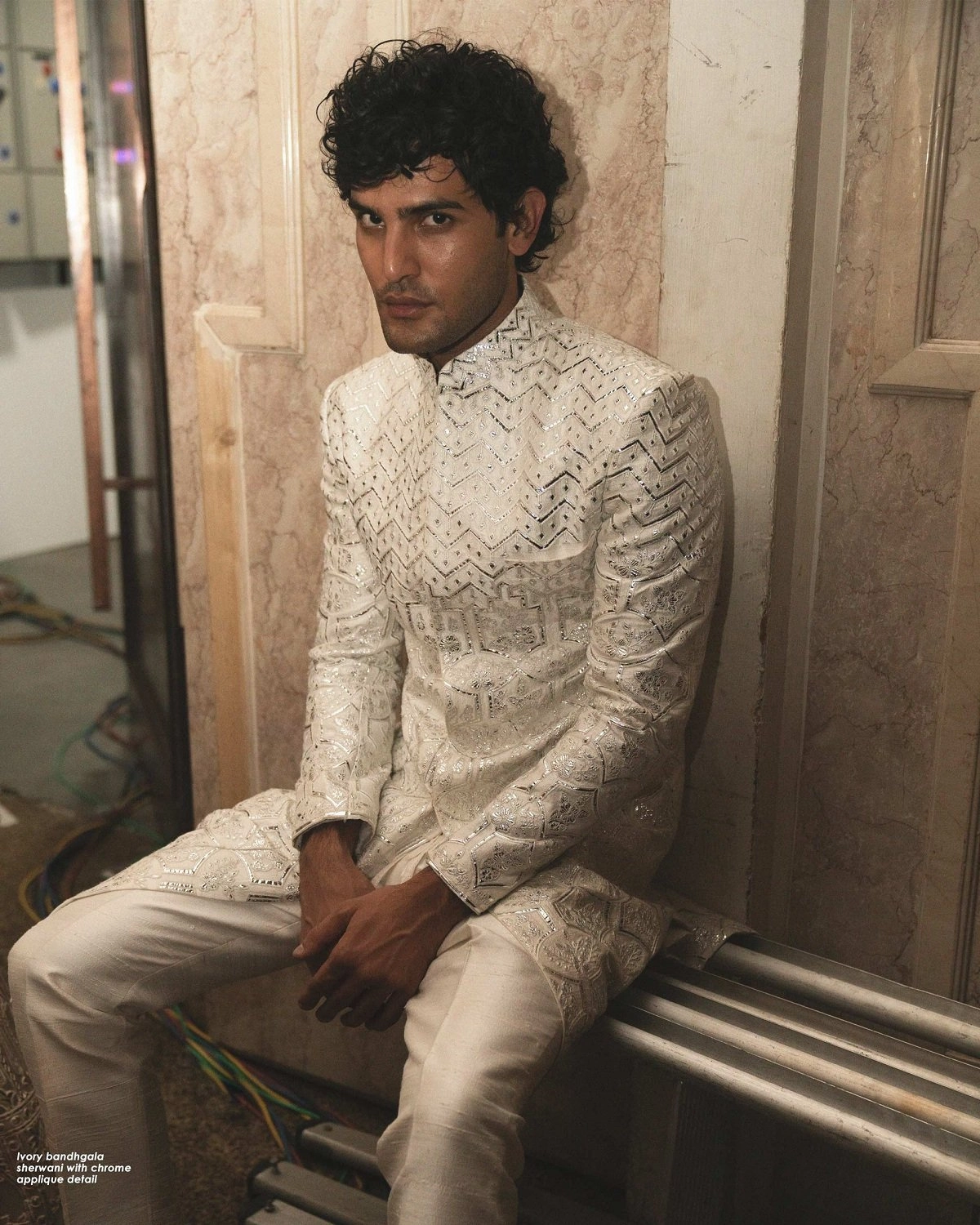 Gris Foil Embroidered Serwani Se